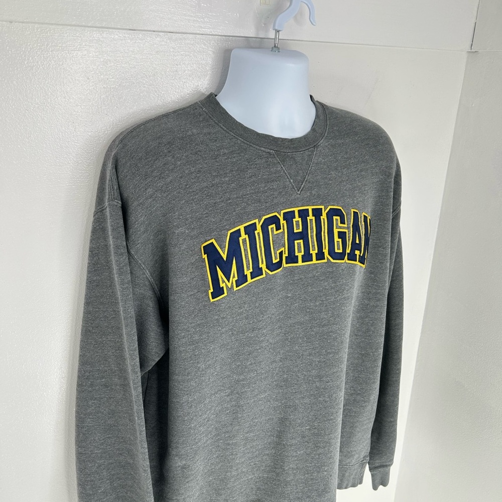 Michigan Embroidered Crewneck Sweatshirt Size XL Gray Wolverines NCAA Football - Picture 4 of 12